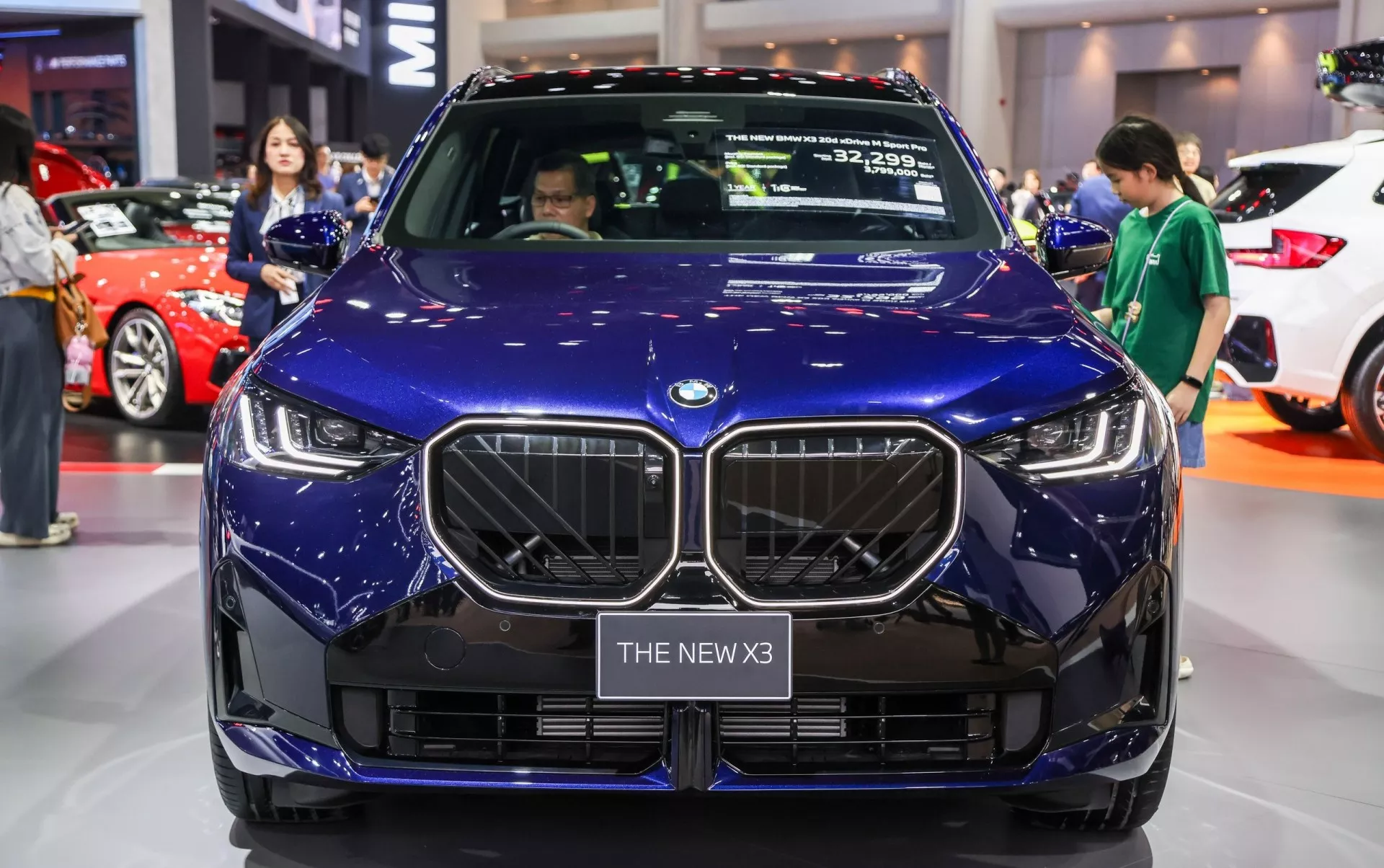 BMW X3 new generation debuts at bims 2025: major upgrades, waiting for its arrival in Vietnam?